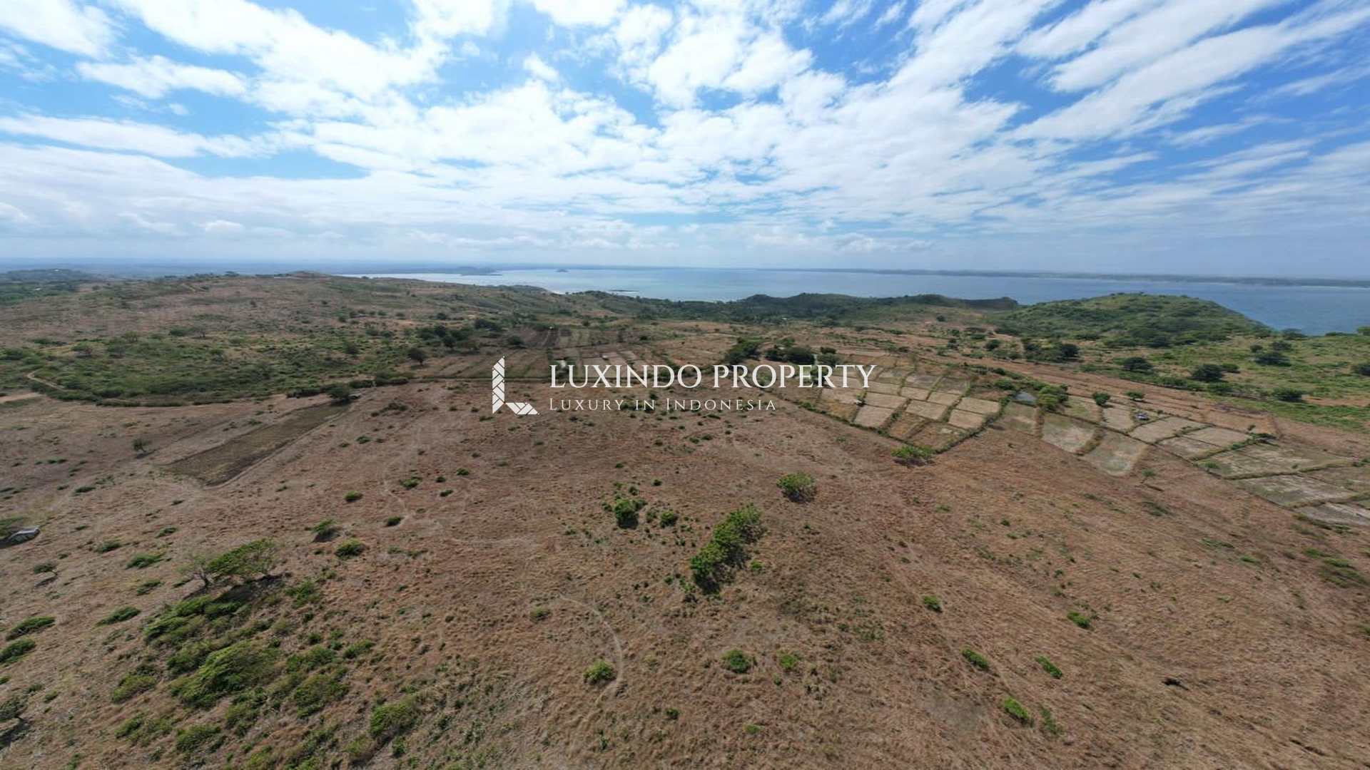 LOMBOK - MANDALIKA FREEHOLD LAND CLIFF SIDE (FHL555)